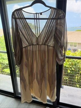 Ted Baker London Sheer V-Neck Lightweight Dress in Beige and Mauve size 3